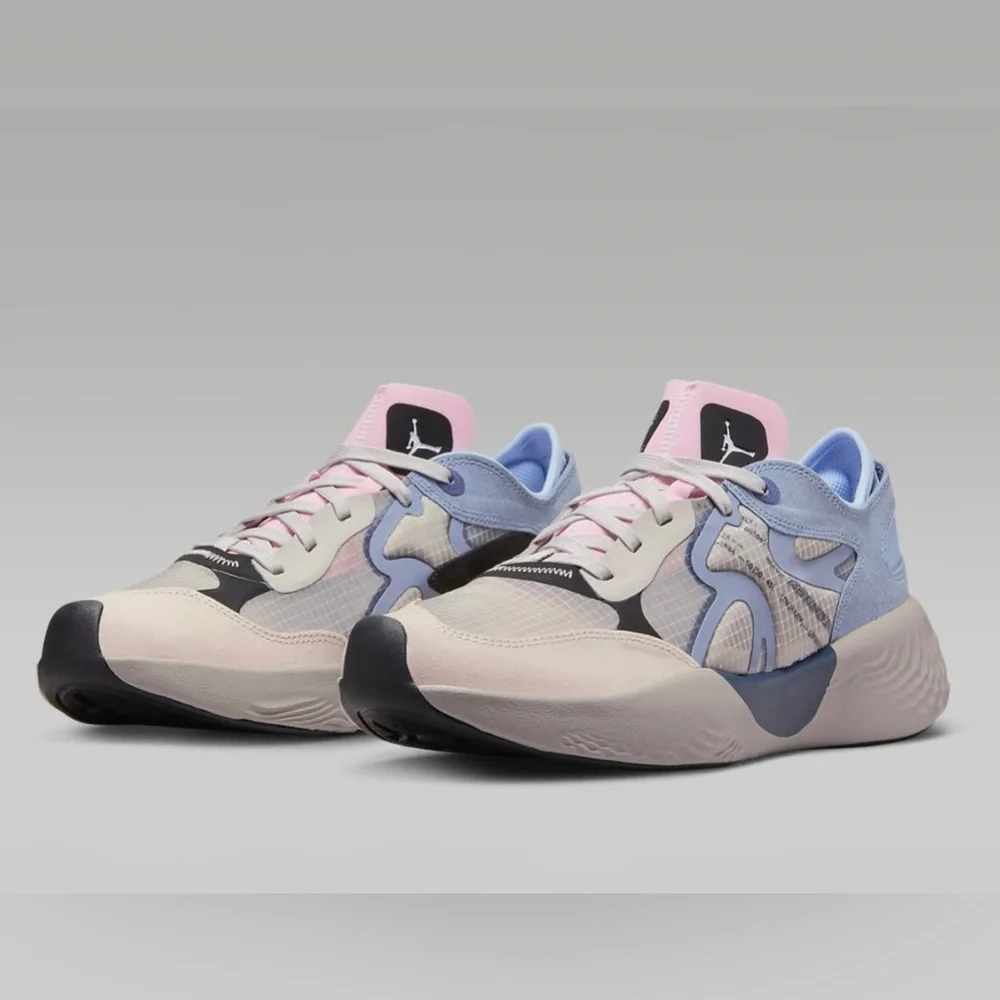 NWT Jordan Men’s Jumpman Delta 3 Low